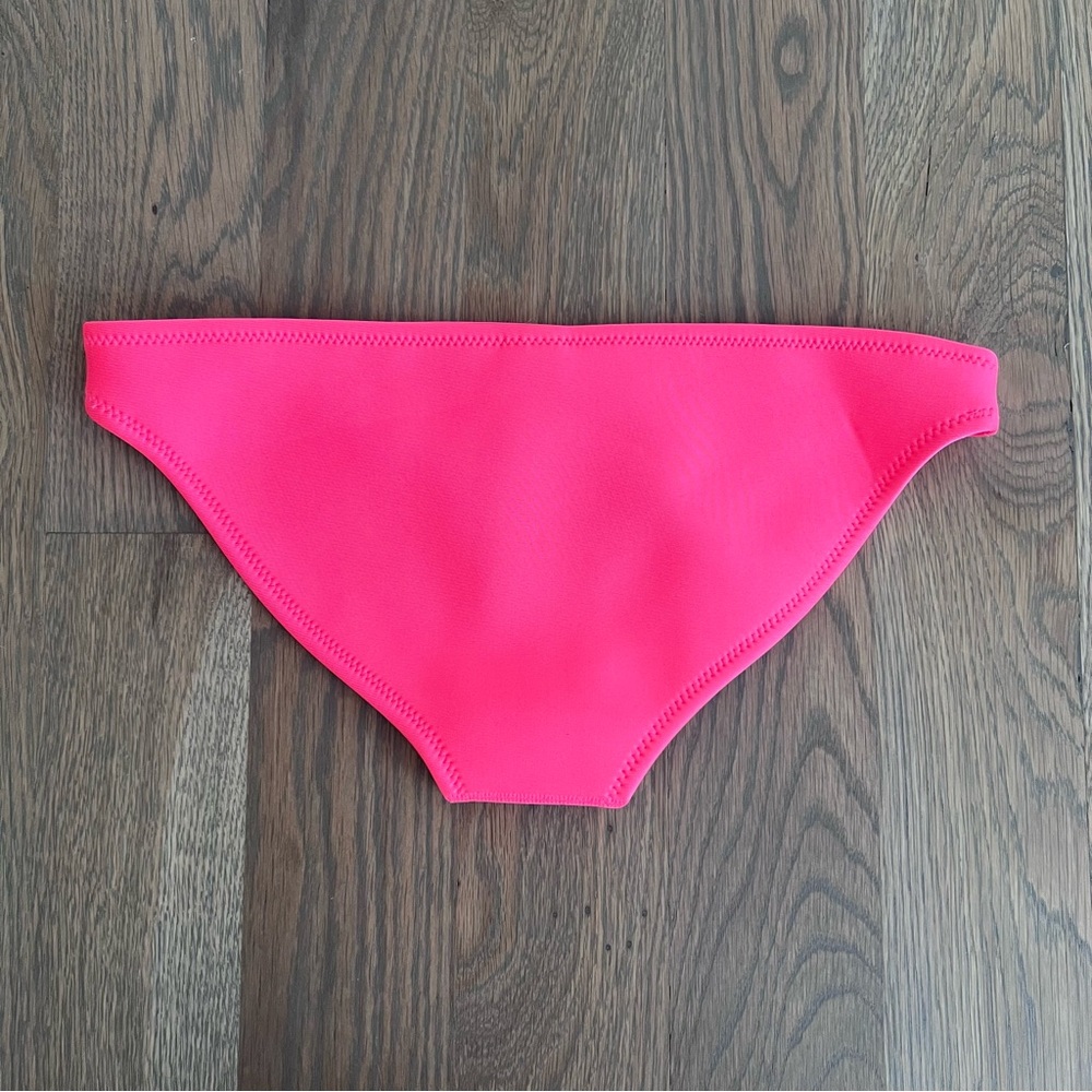NWOT triangl bikini bottoms - Picture 3 of 3